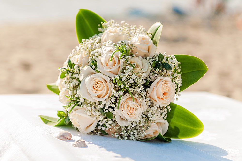 bouquet for a beach wedding in tuscany