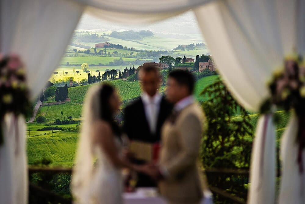 romantic val d'orcia wedding background