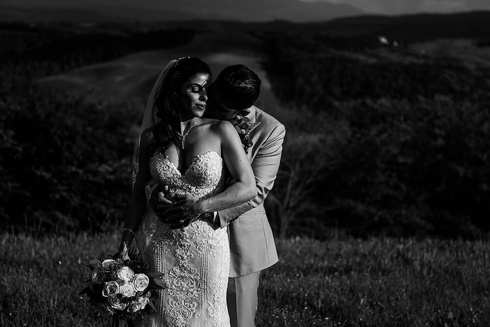 dramatic black white: bride and groom portrait in val d'orcia
