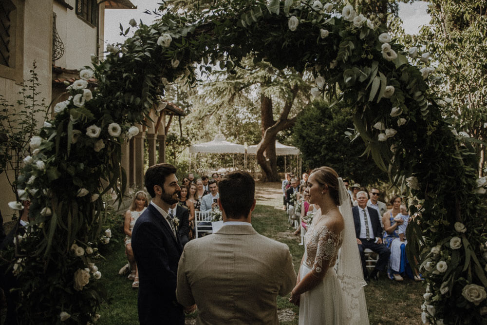 outdoor ceremony in the garden of the villa, wedding in tuscany