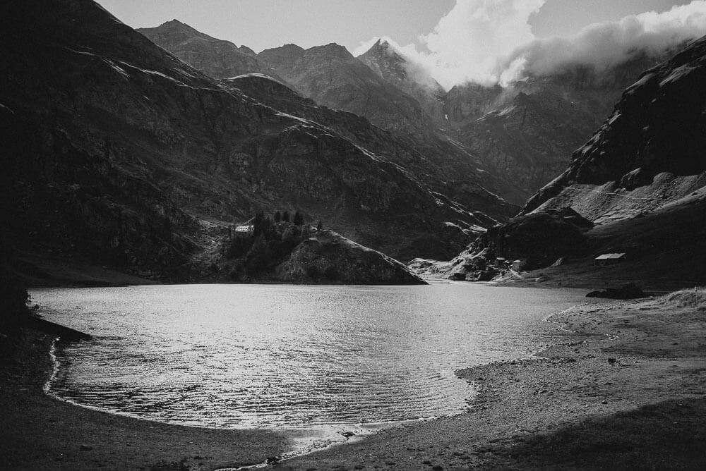 lake malciaussia elopement location italian alps
