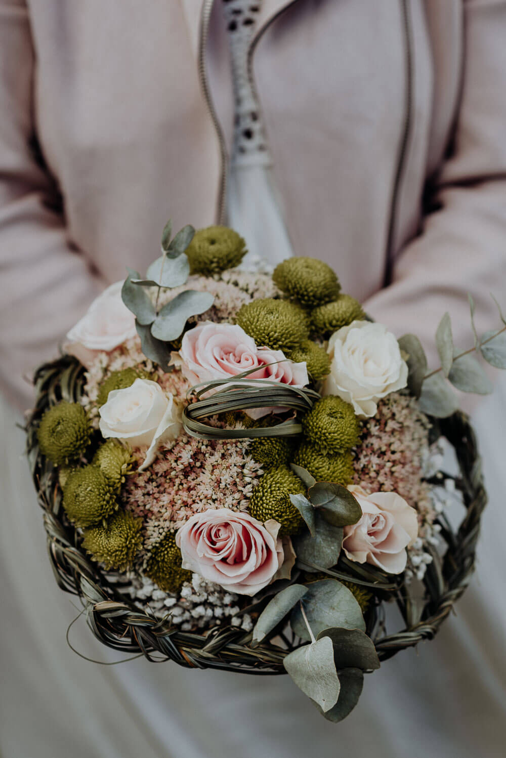 alps elopement wedding, bridal bouquet with roses