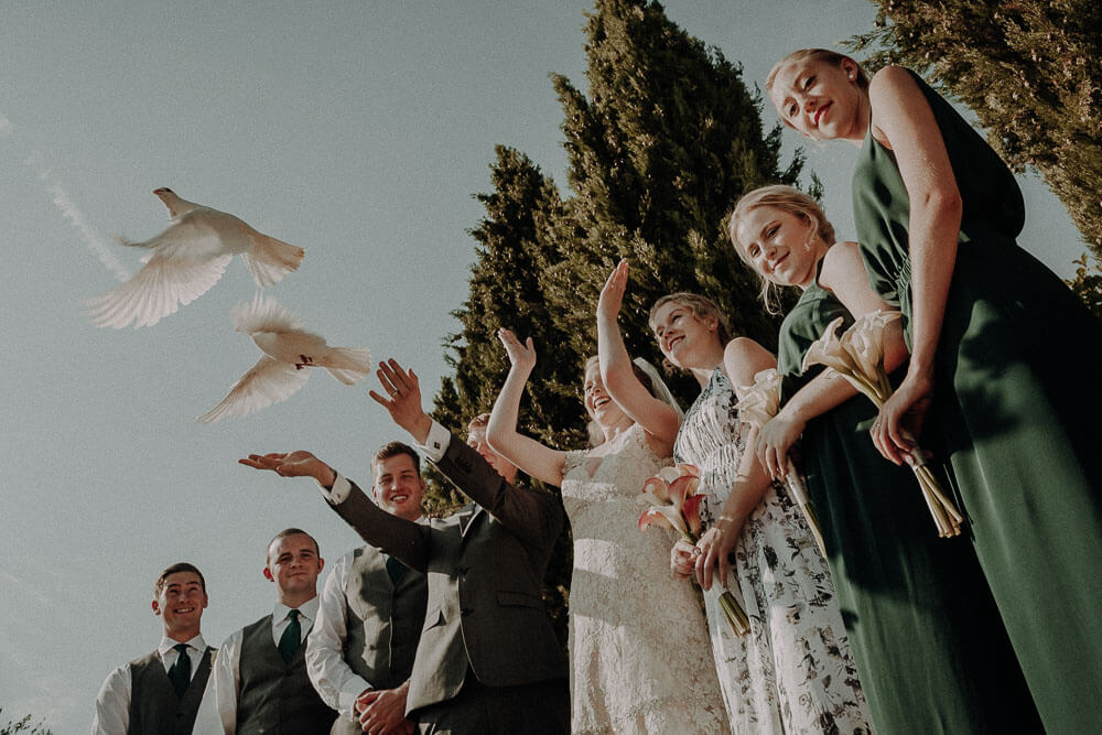 Release doves, wedding in tuscany