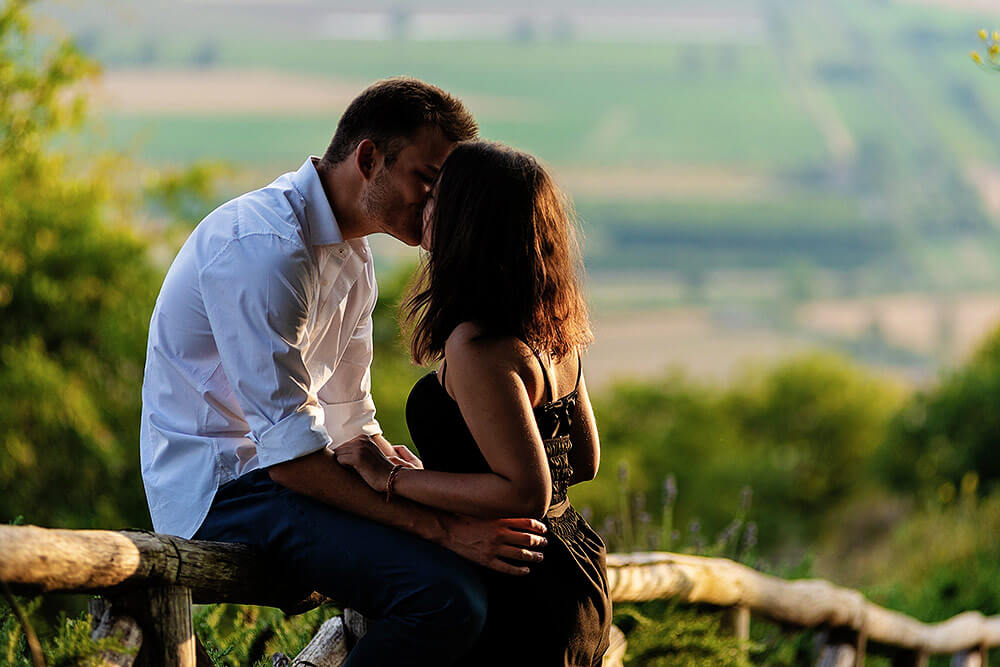engagement session in siena