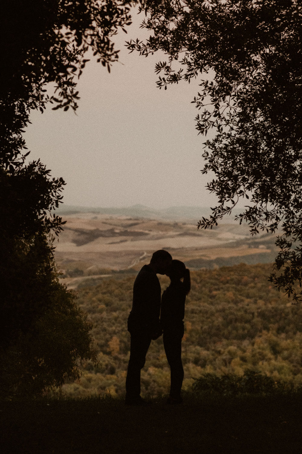 Sunset Couple photo session in val d'Orcia, Tuscany